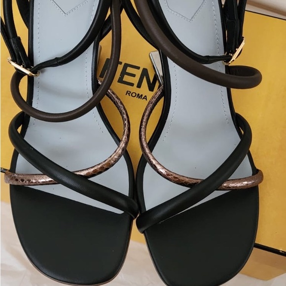 Fendi Wedge Heels Size 38.5 - Picture 7 of 7